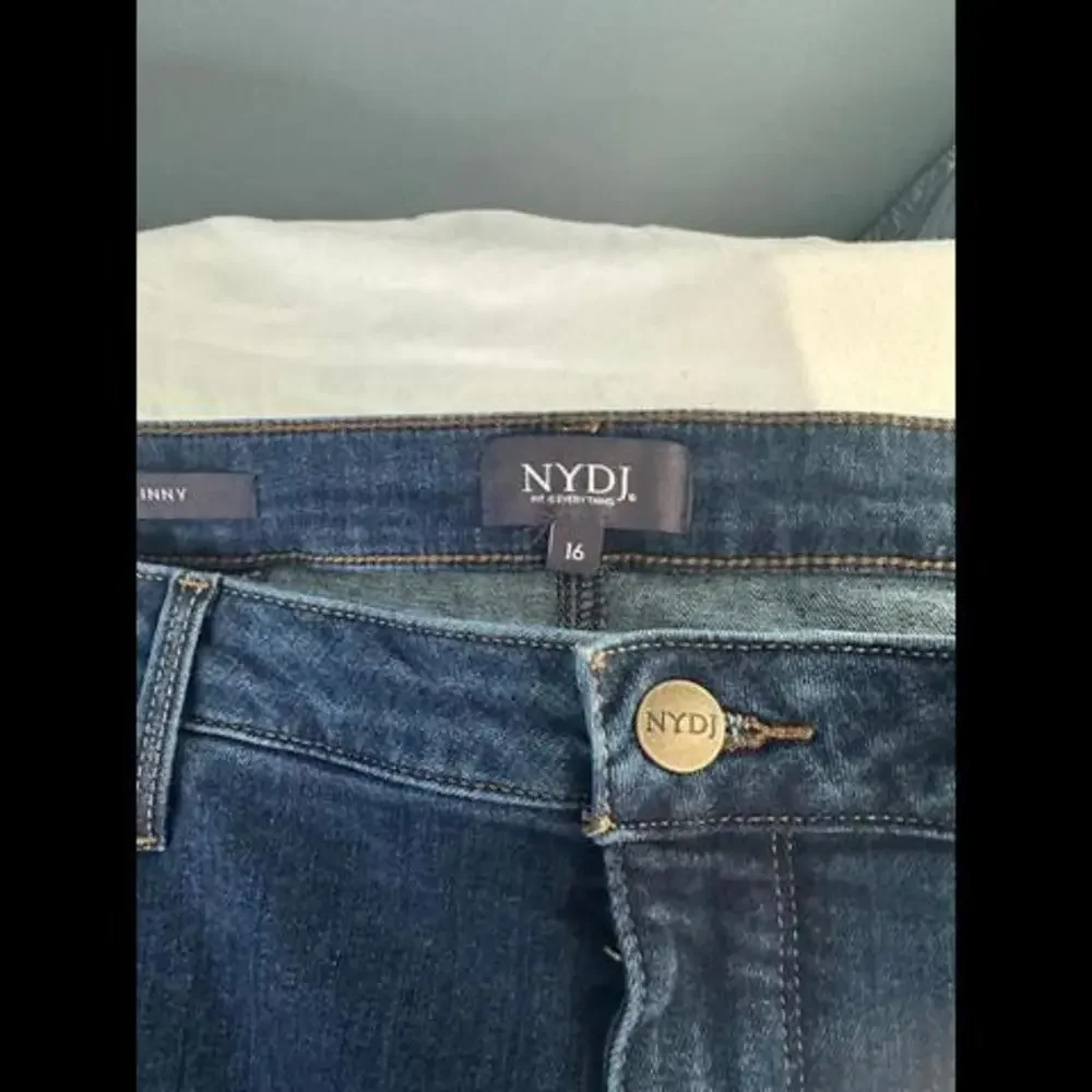 EUC NYDJ Ami Skinny Denim, Size 16 - Picture 4 of 4